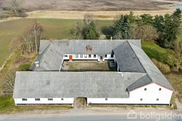 Landejendom på Aggebovej 1, 3200 Helsinge