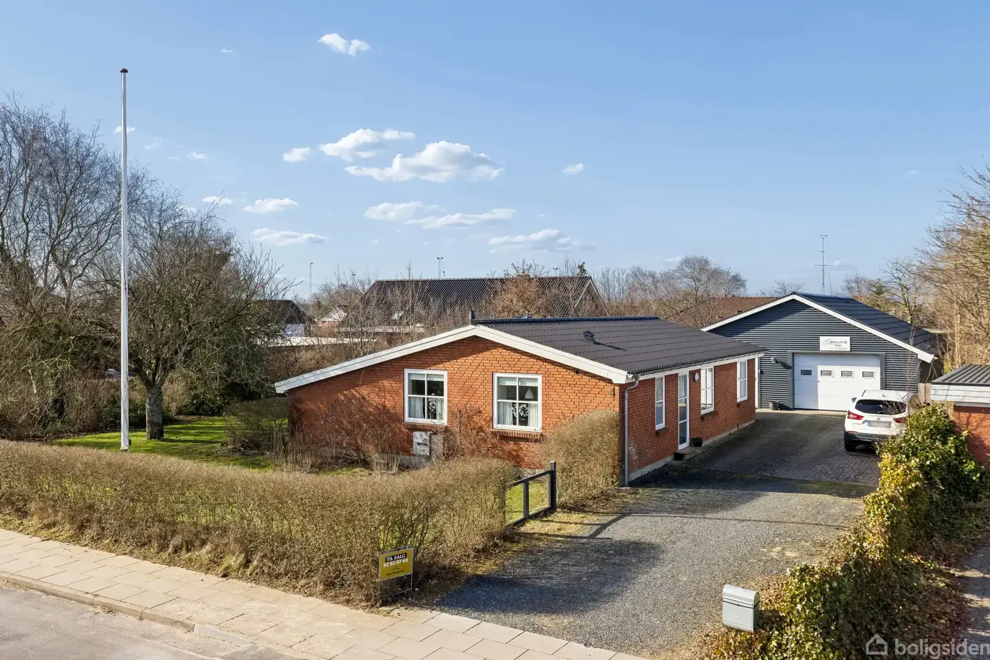 Indbydende etplansvilla med fantastisk garage i Øster Vedsted!