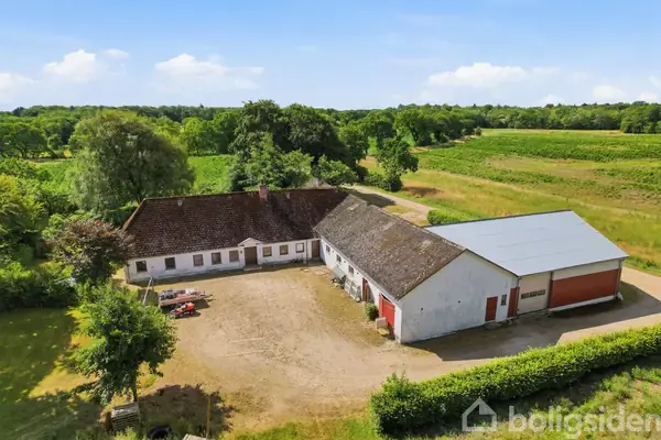 Landejendom på Jægersborgvej 11, 6630 Rødding