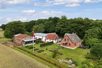Landejendom på Lorupvej 27, A & B., Bøstrup, 4200