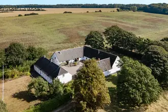 Landejendom på Glatvedvej 13, Østerballe, 8444 Balle