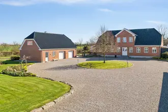 Landejendom på Nørre Vilstrup Bygade 61, 6100 Haderslev