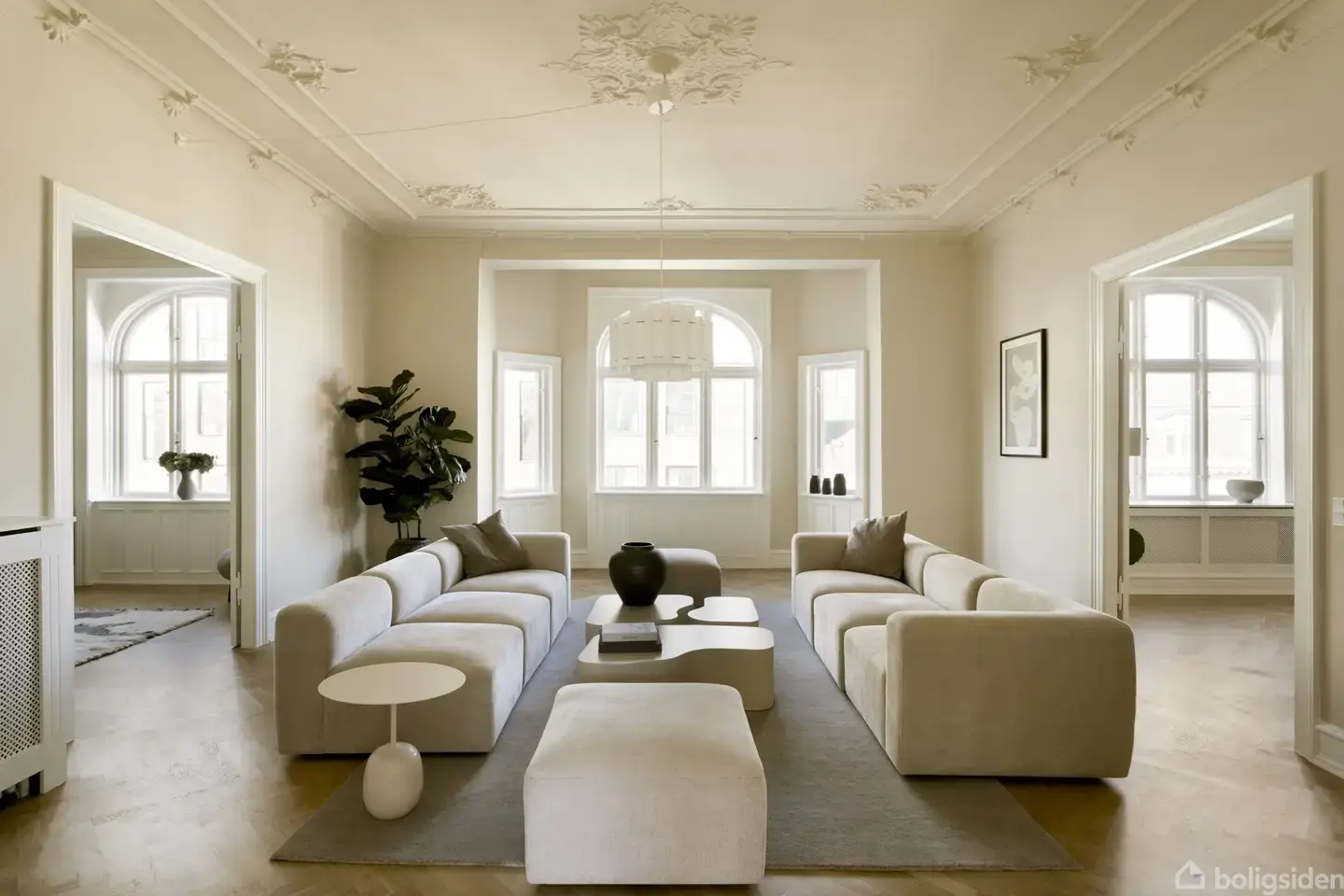 Fordums storhed i smuk forening med moderne boligindretning - drømmelejligheden på Frb C