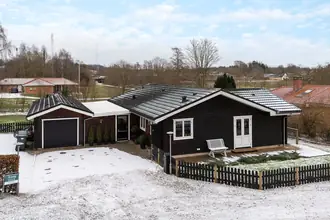 Villa på Engvangen 8, 8732 Hovedgård