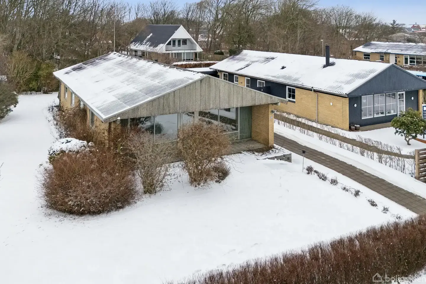 ET-PLANS VILLA MED CENTRAL BELIGGENHED