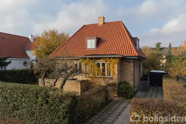Villa på Løvsangervej 6, 2900 Hellerup