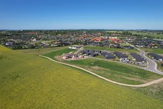 Helårsgrund på Bukbakken 8, 4070 Kirke Hyllinge