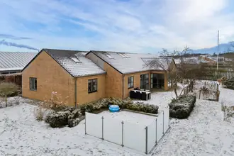 Villa på Knudmoseparken 10, Lind, 7400 Herning