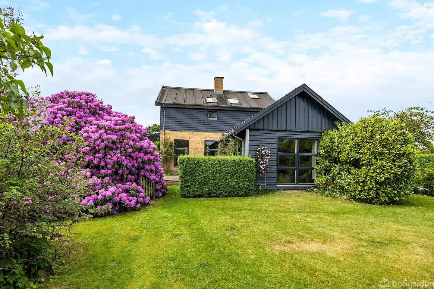Familievenlig villa med skøn haveoase i Espergærde