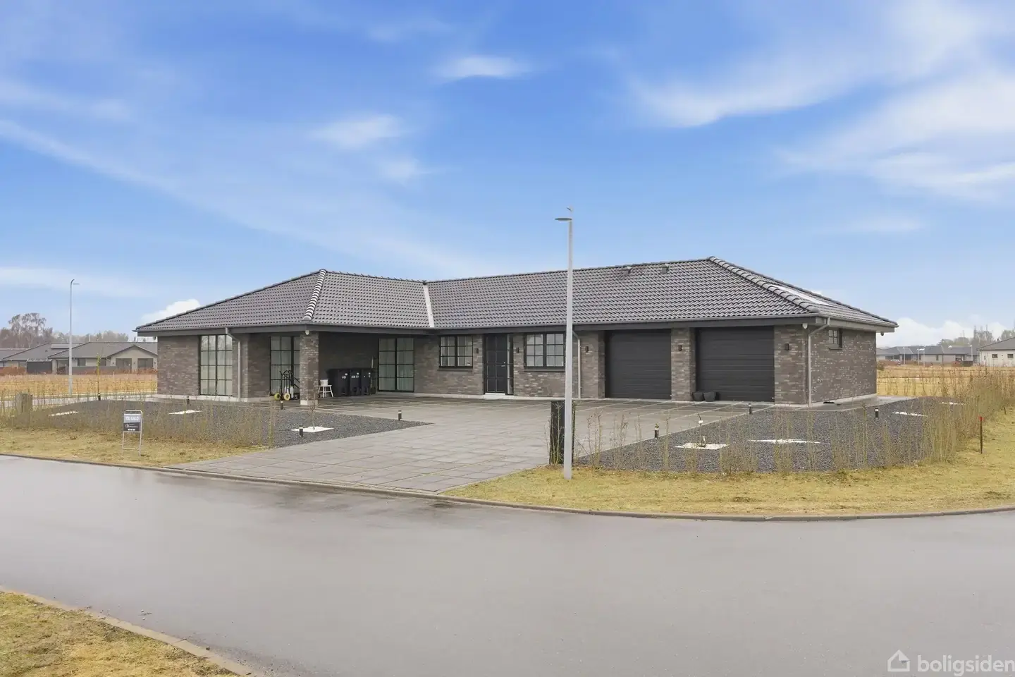 Velindrettet villa med separat forældreafdeling