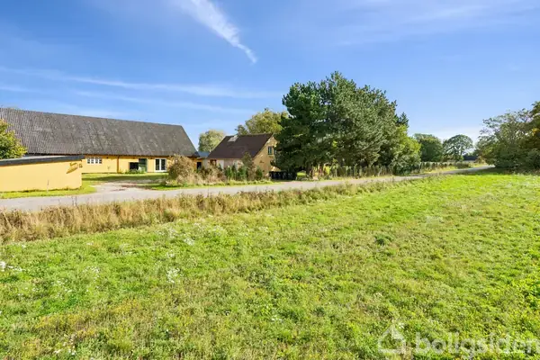 Landejendom på Brunhøjvej 28, 3670 Veksø Sjælland