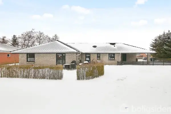 Villa på Smedevænget 17, 7323 Give