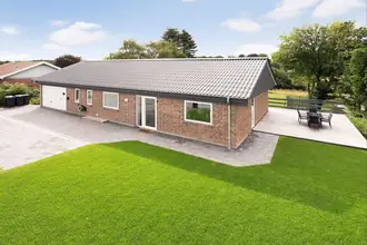 Villa på Kærsangervej 21, 8643 Ans By