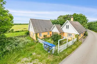 Villa på Bygaden 30, Fejrup, 8420 Knebel