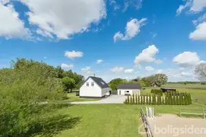 Landejendom på Spangsvej 57, 4750 Lundby