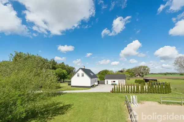 Landejendom på Spangsvej 57, 4750 Lundby