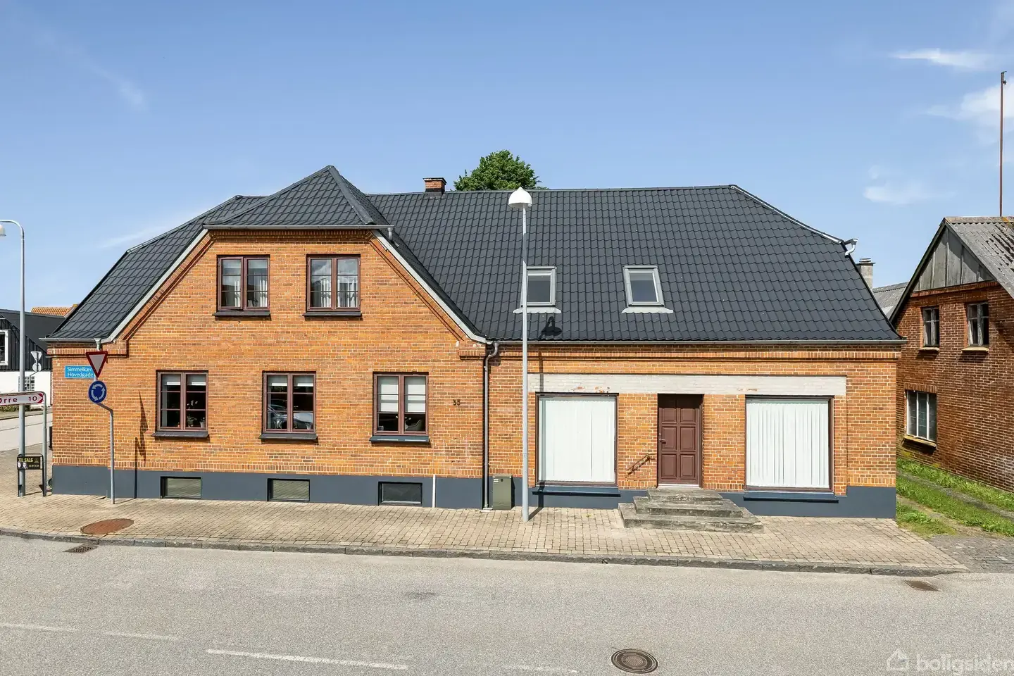 Charmerende og istandsat villa med masser af plads og unikke muligheder i Simmelkær