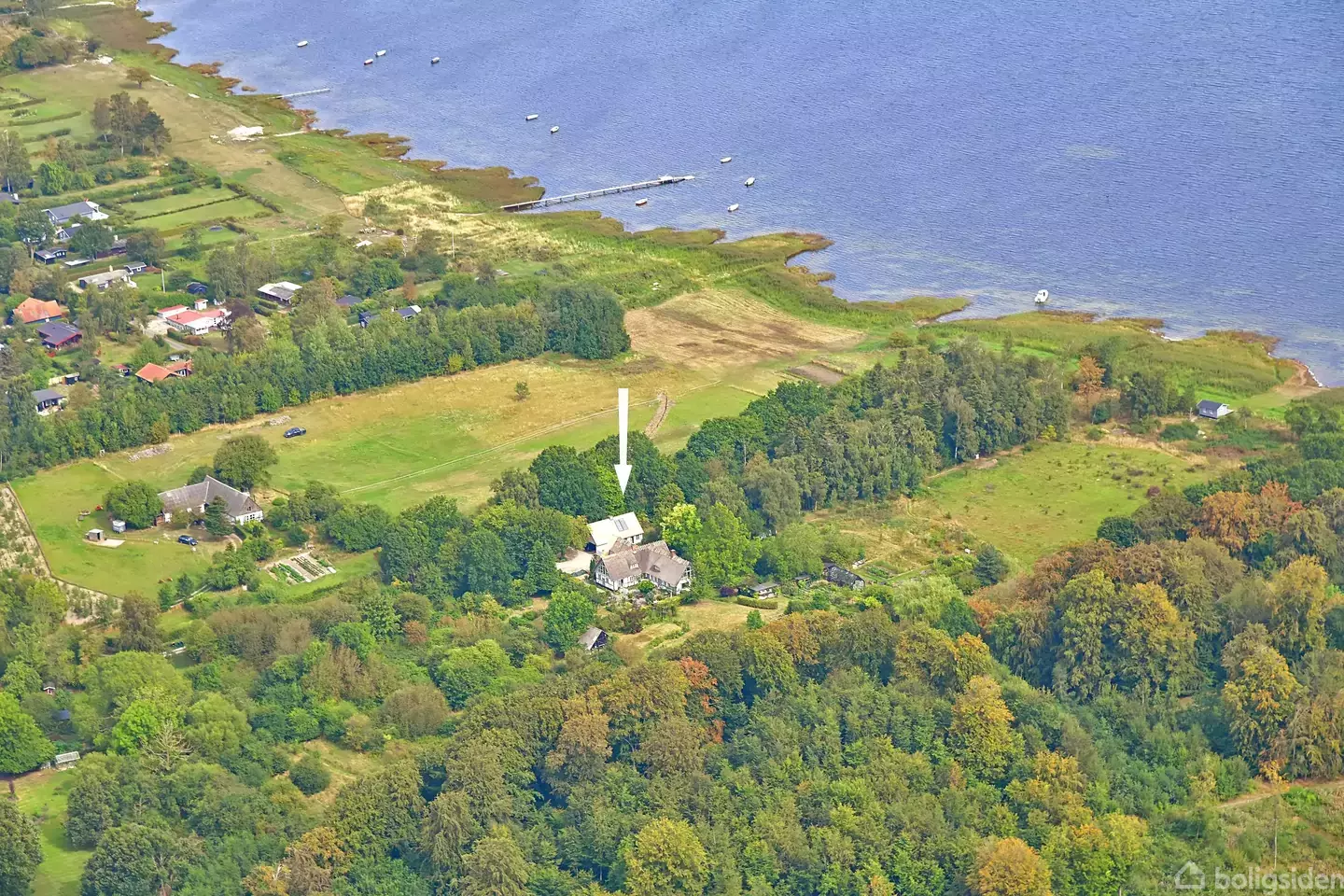 Naturejendom med eget strandhus i første række til Bøgestrømmen - Veduta 2
