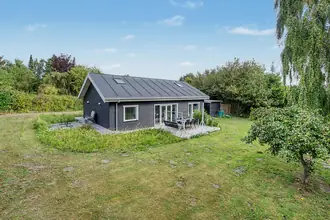 Fritidshus på Burrevænget 9, 4750 Lundby
