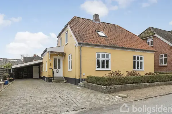 Villa på Landevejen 22, 8350 Hundslund