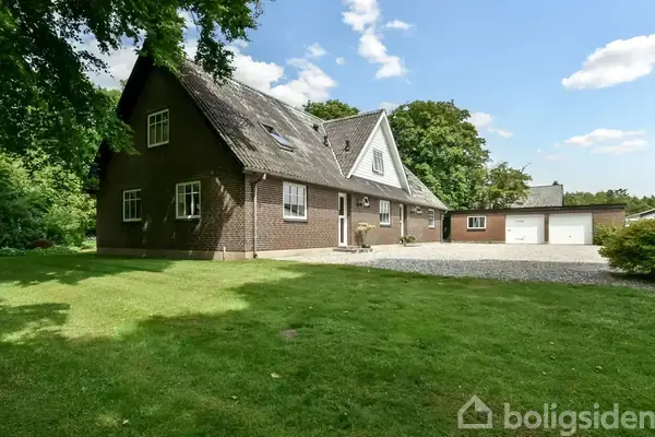 Landejendom på Ulkindvej 12, 7323 Give