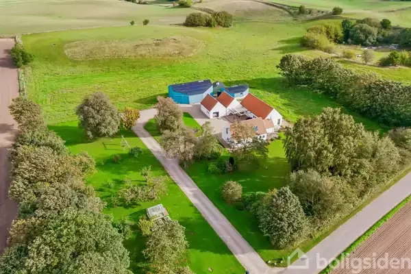 Landejendom på Møllevej 7, 8370 Hadsten