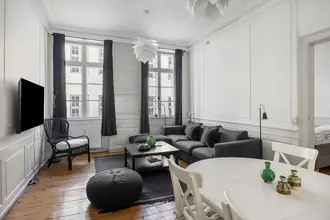 Ejerlejlighed på Store Kannikestræde 15, 1. tv., 1169 København K