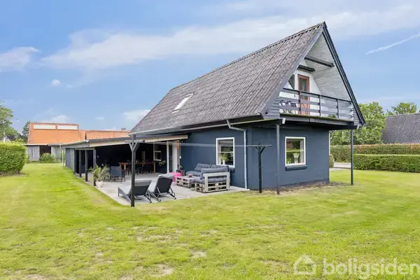 Villa på Bottrupvej 5, 8723 Løsning