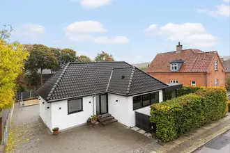 Villa på Bøgevej 6, 8370 Hadsten