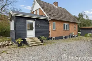 Villa på Storgaden 37, 6052 Viuf