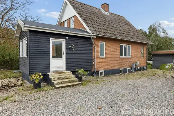 Villa på Storgaden 37, 6052 Viuf