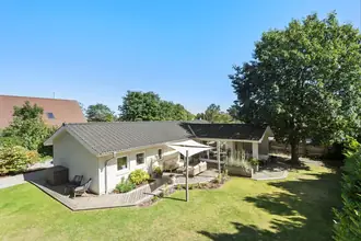 Villa på Karlslunde Strandvej 74, 2690 Karlslunde