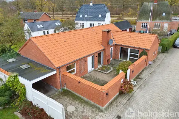 Villa på Tværgade 4, 8990 Fårup