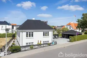 Villa på Skolevej 1, 9970 Strandby