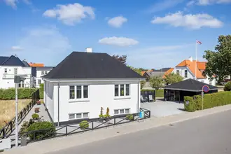 Villa på Skolevej 1, 9970 Strandby