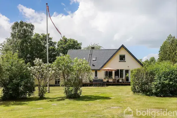 Villa på Hovedvejen 125, 8963 Auning