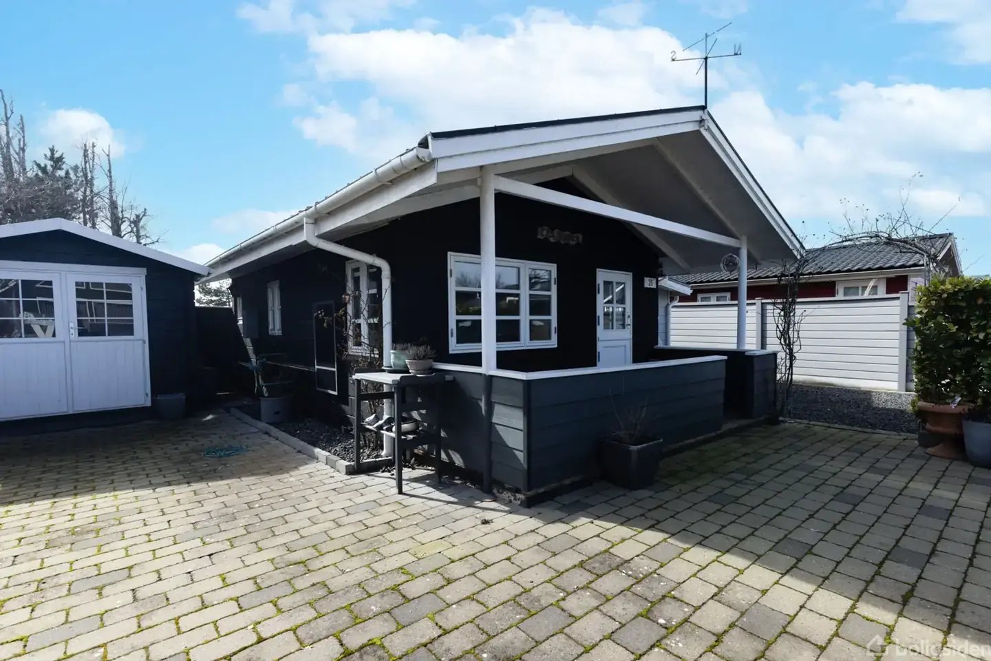 Mindre sommerhus i fornuftig stand