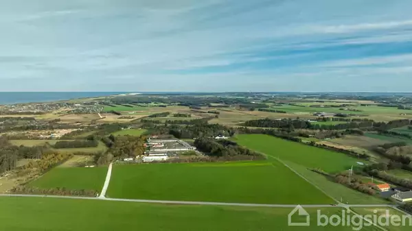 Landejendom på Lyngbyvej 120, 9480 Løkken