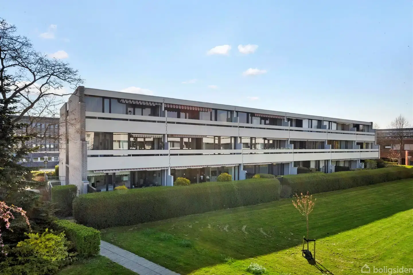 Uovertruffen, nyrenoveret 115 m² lejlighed ved Solrød Center!