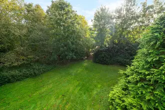 Helårsgrund på Slotsalleen 53A, B-C., 4200