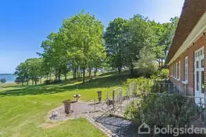 Villa på Fjordvej 2, 8831 Løgstrup