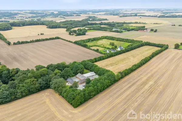 Landejendom på Sandballevej 92, 8382 Hinnerup