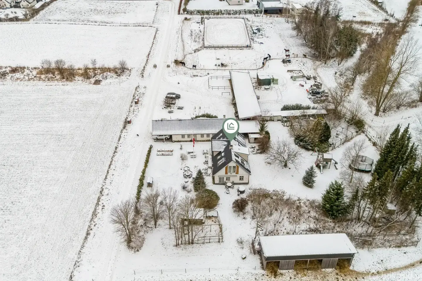 Landbrug med hestefaciliteter, natur og markant udviklingspotentiale