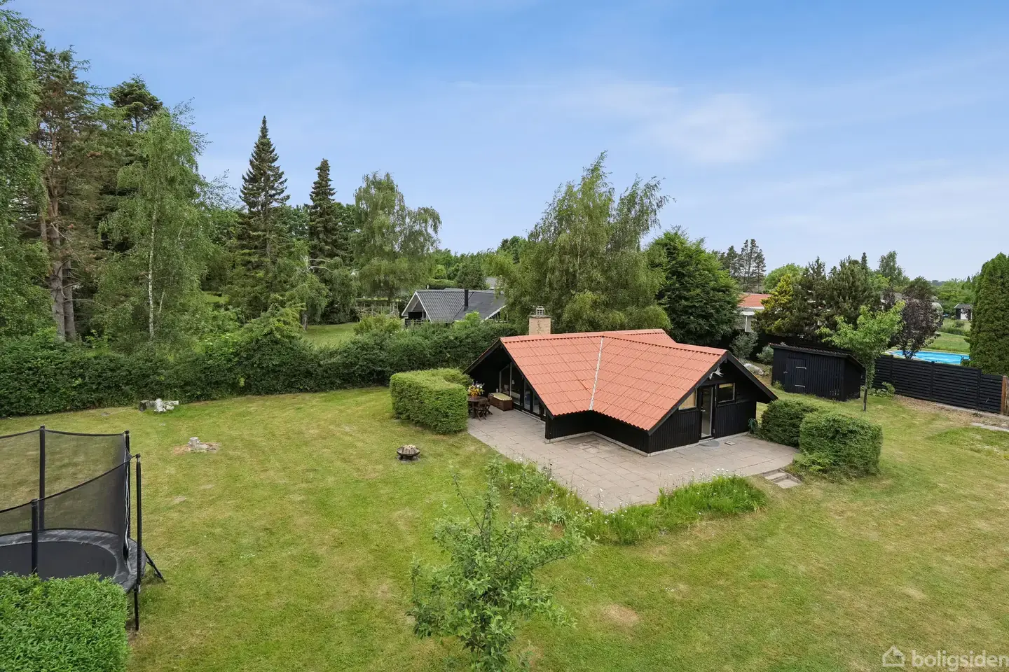 Charme, privatliv og kystnær beliggenhed!