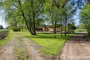 Landejendom på Riskærvej 3, 8800 Viborg