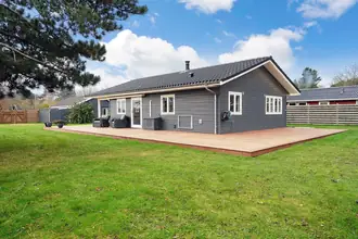 Fritidshus på Højvangen 45, Rågeleje, 3210 Vejby