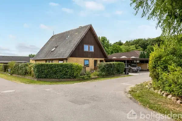 Villa på Skovduevej 12, 4800 Nykøbing F
