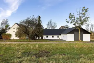 Landejendom på Nevermosevej 16, 8960 Randers SØ