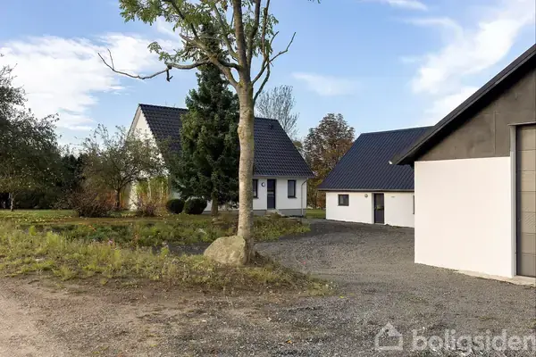 Landejendom på Nevermosevej 16, 8960 Randers SØ