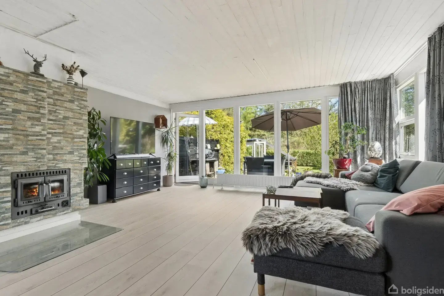 Rummelig villa med skøn udsigt til grønne omgivelser - View 4